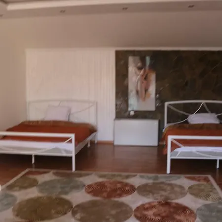 ヴィラ Garden House Sarafovo