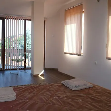 Garden House Sarafovo * ブルガス
